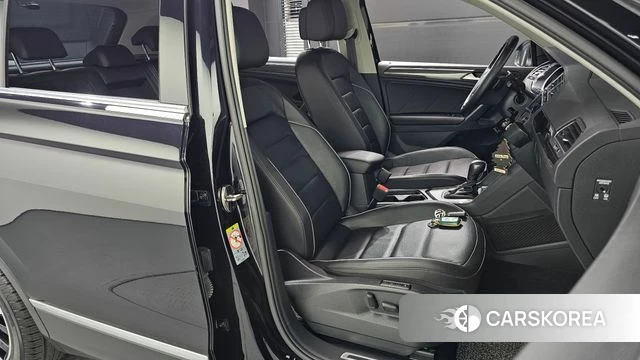 Volkswagen Tiguan second Generation 2019 Черный из Кореи, фото 3