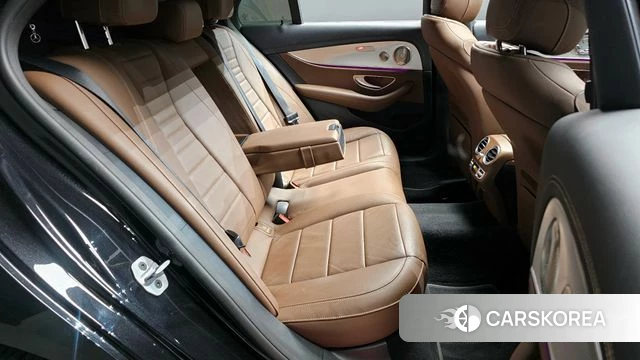 Mercedes-Benz E-Class W213 2021 Черный из Кореи, фото 3