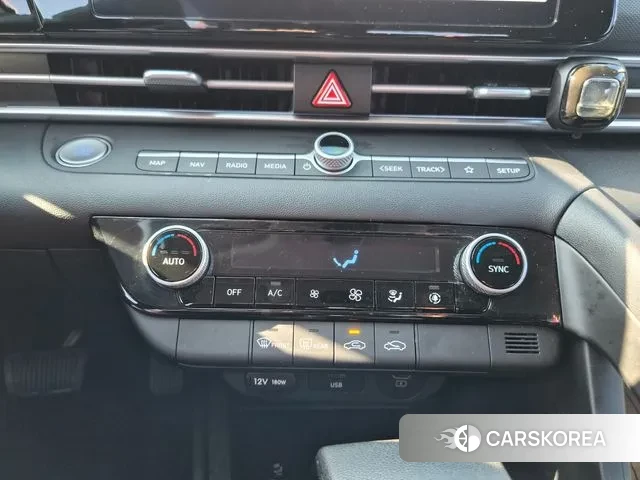 Hyundai The New Avante (CN7) 2024 Белый из Кореи, фото 3