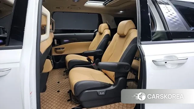 Kia Carnival 4th generation 2023 Белый из Кореи, фото 3
