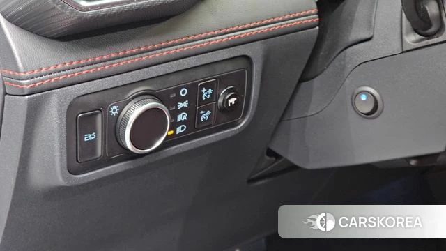 Ford Mustang 7th Generation 2024 Белый из Кореи, фото 3