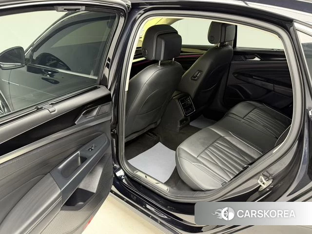 Volkswagen Passat 2022 Черный из Китая, фото 3