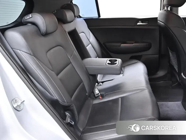 Kia Sportage The Bold 2021 Серебряный из Кореи, фото 3