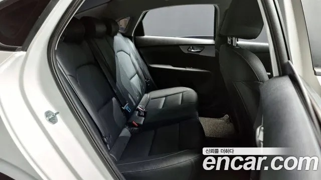 Kia The New K3 2nd generation 2021 Белый из Кореи, фото 3