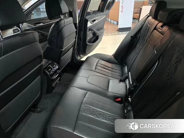 BMW 5 Series (G30) 2023 Серый из Кореи, фото 3