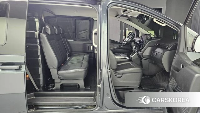Hyundai Staria 2022 Серый из Кореи, фото 3
