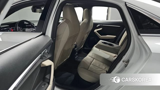Audi A3 (8Y) 2023 Белый из Кореи, фото 3