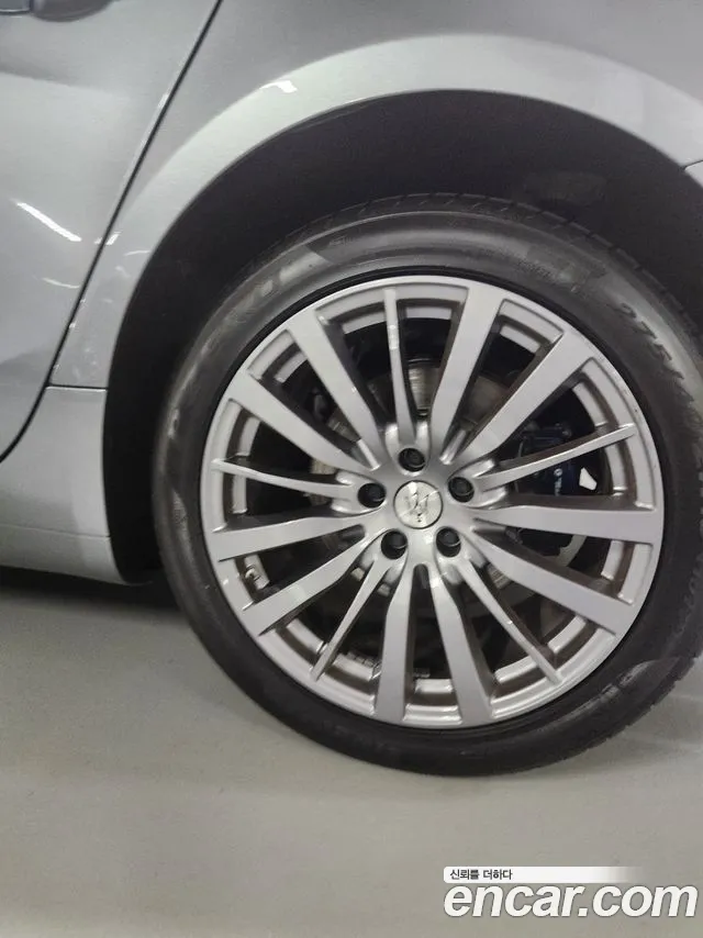 Maserati Ghibli 2022 Серебристо-серый из Кореи, фото 3