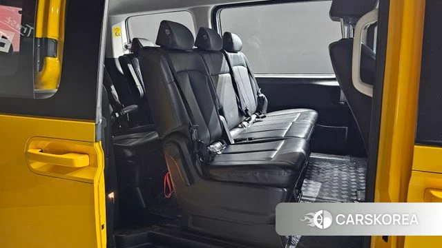 Hyundai Staria 2022 Желтый из Кореи, фото 3