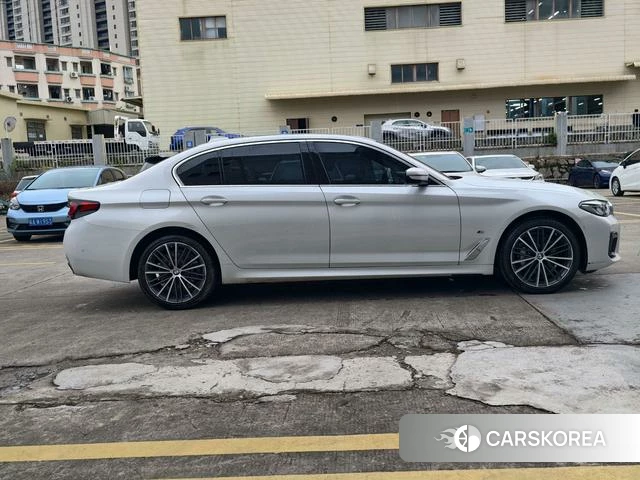 BMW 5 series 2022 Белый из Китая, фото 3