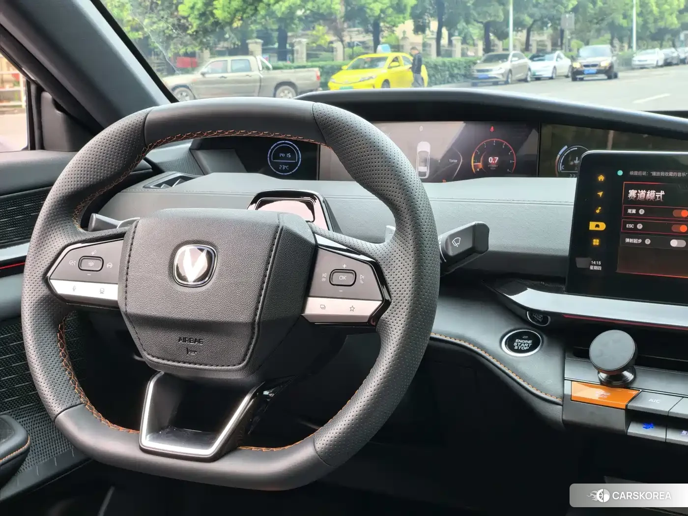 Chang'an Changan UNI-V 2024 Silver/gray из Китая, фото 3