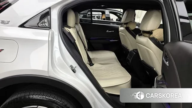 Cadillac XT4 2022 Белый из Кореи, фото 3