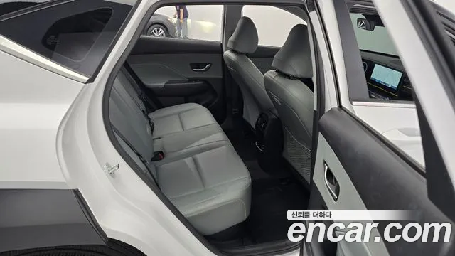 Hyundai Kona Hybrid (SX2) 2023 Белый из Кореи, фото 3