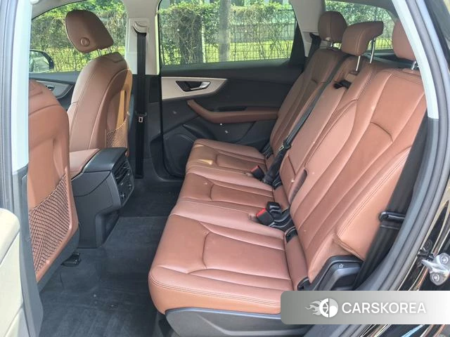 Audi Q7 2024 Черный из Китая, фото 3