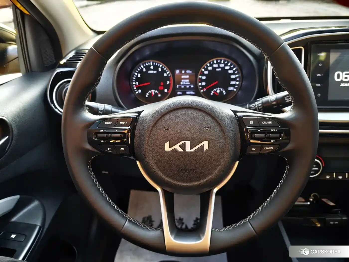Kia KX1 2023 Yellow/orange из Китая, фото 4