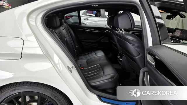 BMW 5 Series (G30) 2021 Белый из Кореи, фото 3