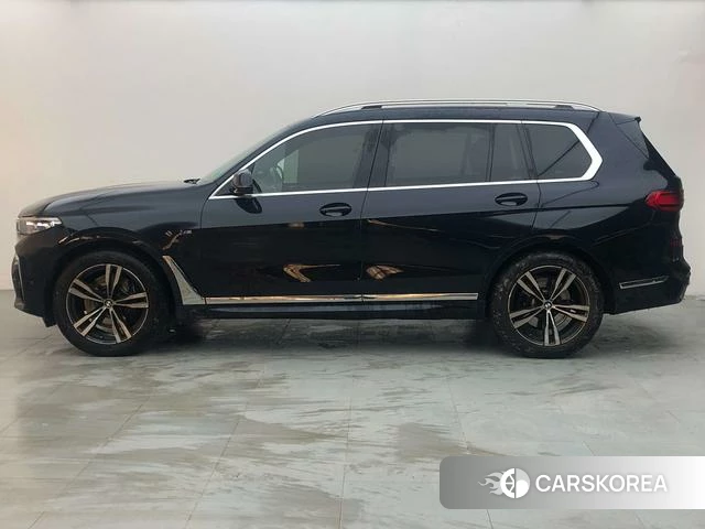 BMW X7 2021 Черный из Китая, фото 3