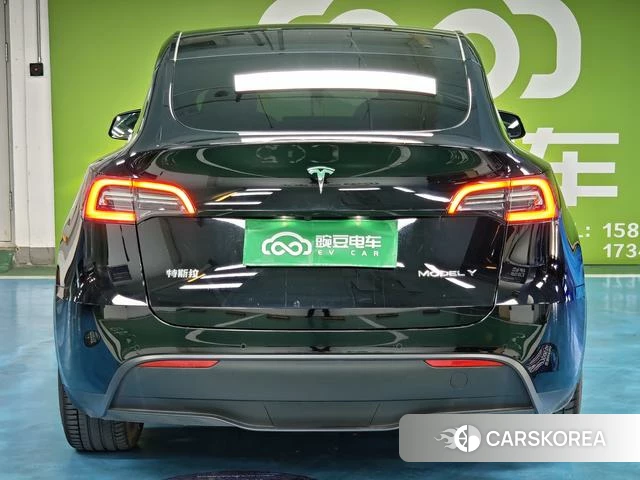 Tesla Model Y 2021 Черный из Китая, фото 3
