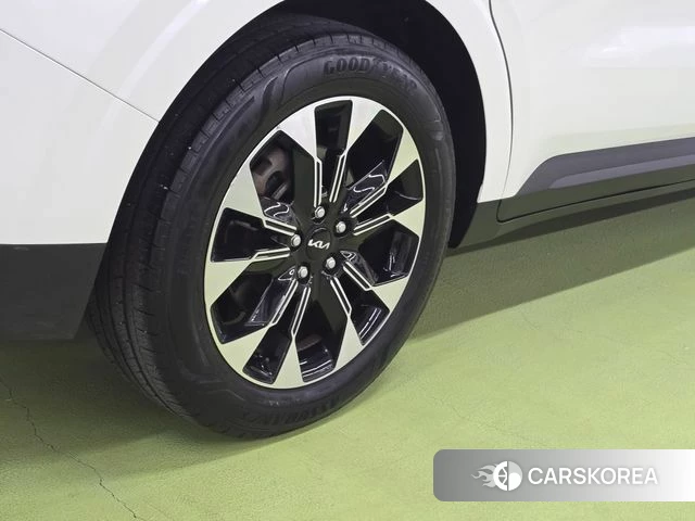 Kia Carnival 4th generation 2023 Белый из Кореи, фото 3