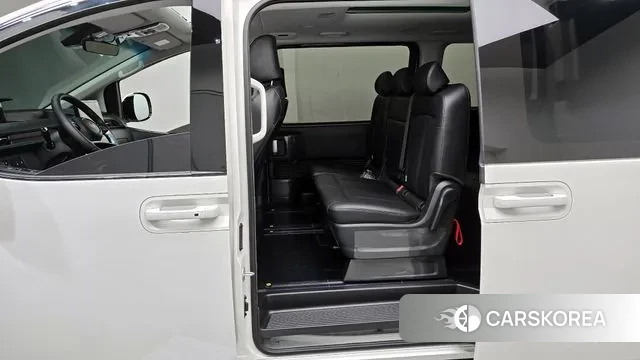 Hyundai Staria 2025 Белый из Кореи, фото 3