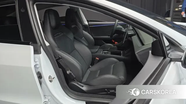 Tesla Model 3 2024 Белый из Кореи, фото 3