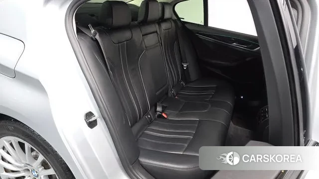 BMW 5 Series (G30) 2019 Серебряный из Кореи, фото 3