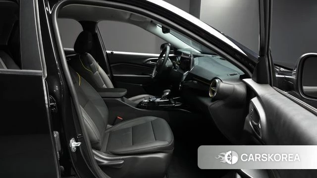 Chevrolet (GM Daewoo) Trax Crossover 2024 Черный из Кореи, фото 3