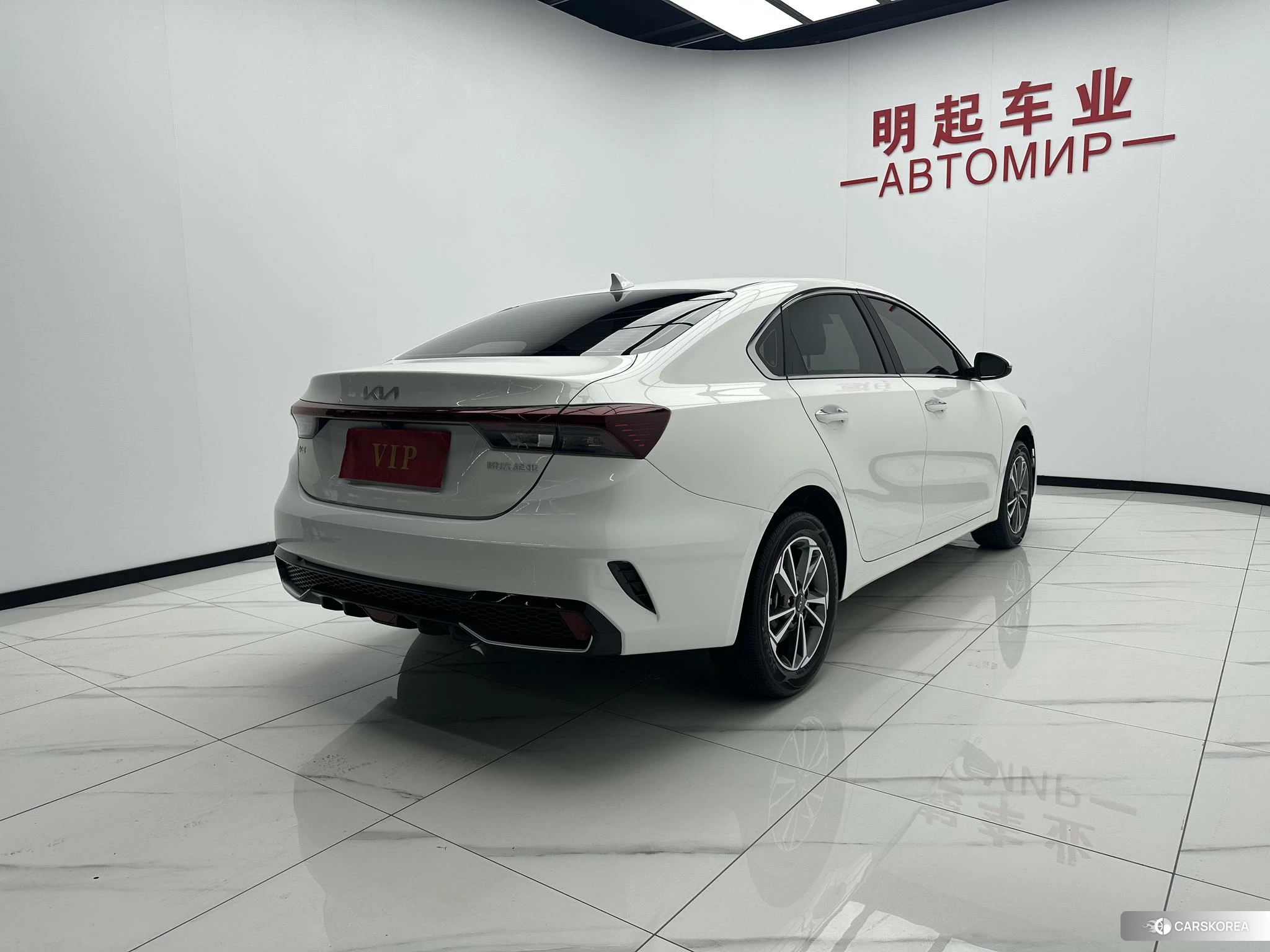 Kia K3 2023 Белый из Китая, фото 3