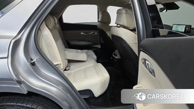 Genesis GV70 2023 Серебристо-серый из Кореи, фото 3