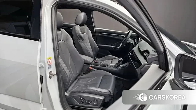 Audi Q3 (F3) 2025 Белый из Кореи, фото 3