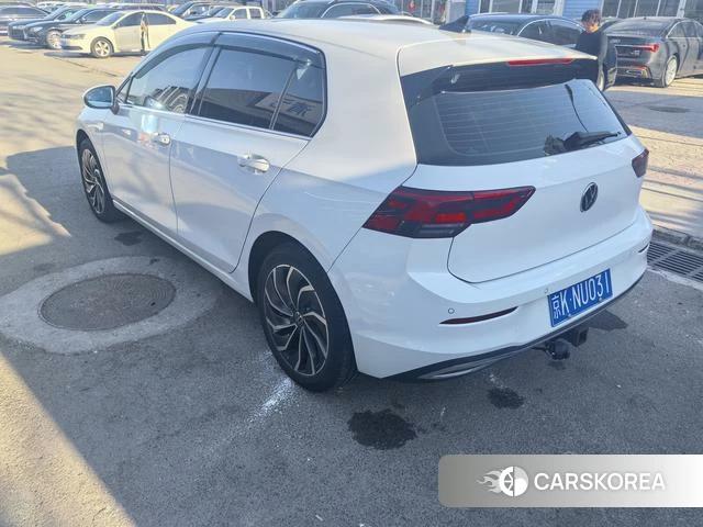 Volkswagen Golf 2023 Белый из Китая, фото 3