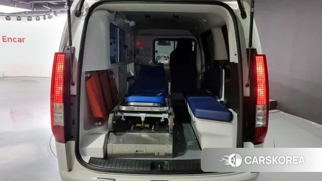 Hyundai Staria 2023 Белый из Кореи, фото 3