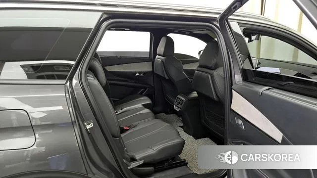 Peugeot 5008 second generation 2022 Серый из Кореи, фото 3