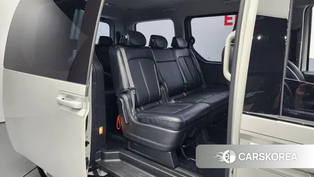 Hyundai Staria 2022 Белый из Кореи, фото 3