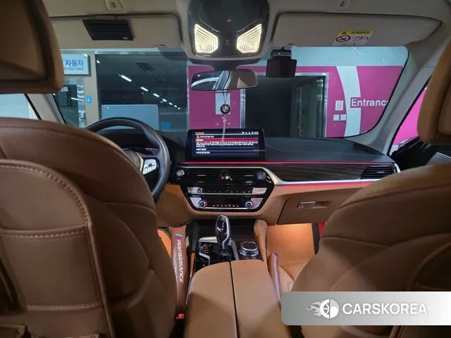 BMW 5 Series (G30) 2023 Черный из Кореи, фото 3