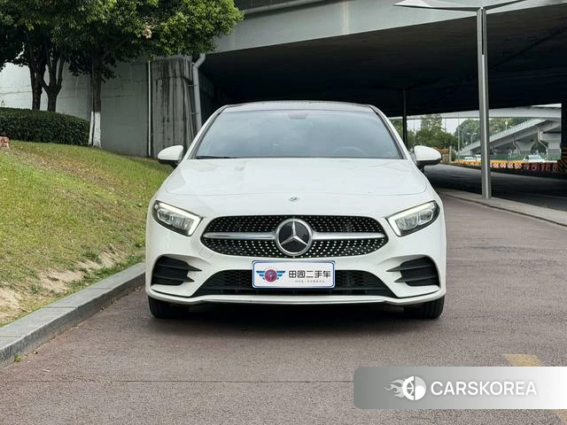Mercedes-Benz Class A 2022 Белый из Китая, фото 3