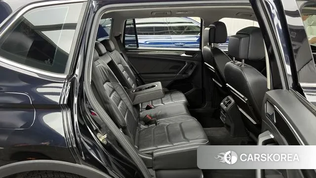 Volkswagen Tiguan Allspace 2018 Черный из Кореи, фото 3