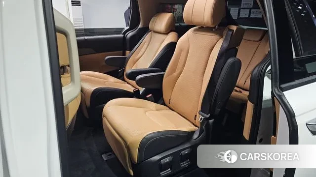 Kia Carnival 4th generation 2023 Белый из Кореи, фото 3