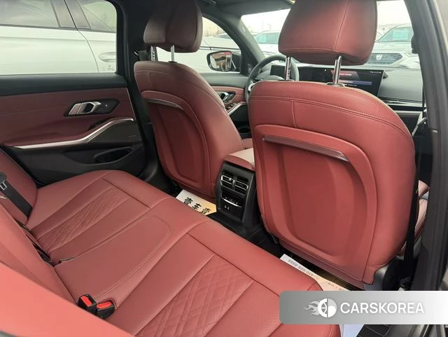 BMW 3 series 2023 Темно-серый из Китая, фото 3