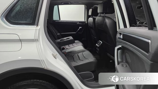 Volkswagen Tiguan second Generation 2021 Белый из Кореи, фото 3