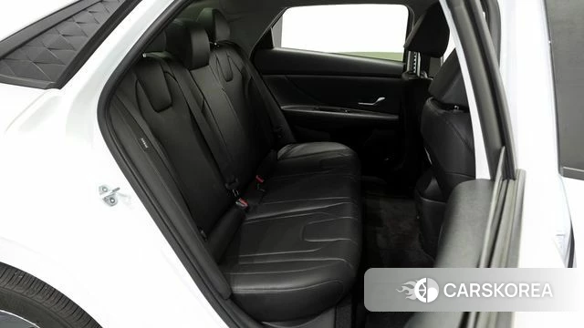 Hyundai The New Avante (CN7) 2023 Белый из Кореи, фото 3