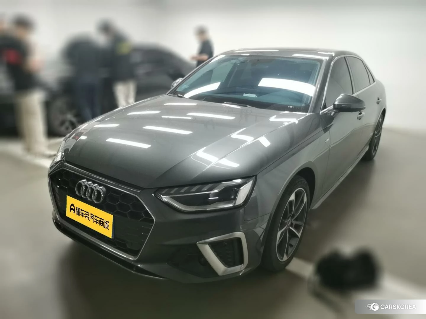 Audi A4L 2021 Темно-серый из Китая, фото 3