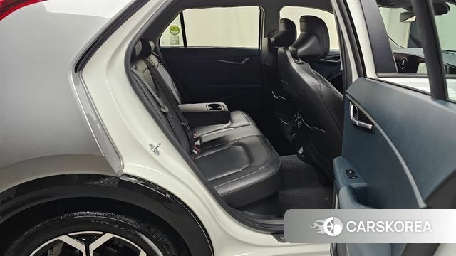 Kia Di Ol Nu Niro 2022 Белый из Кореи, фото 3