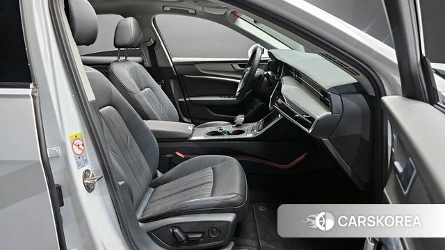 Audi A6 (C8) 2021 Белый из Кореи, фото 3