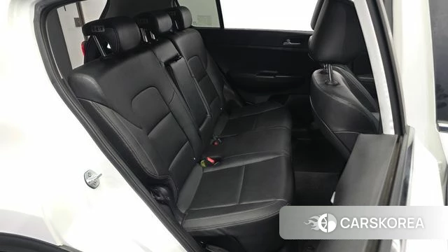 Kia Sportage 4th Generation 2018 Белый из Кореи, фото 3