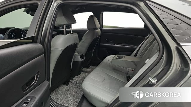 Hyundai The New Avante (CN7) 2023 Серый из Кореи, фото 3