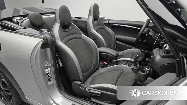 Mini Cooper S Convertible 2024 Серебряный из Кореи, фото 3
