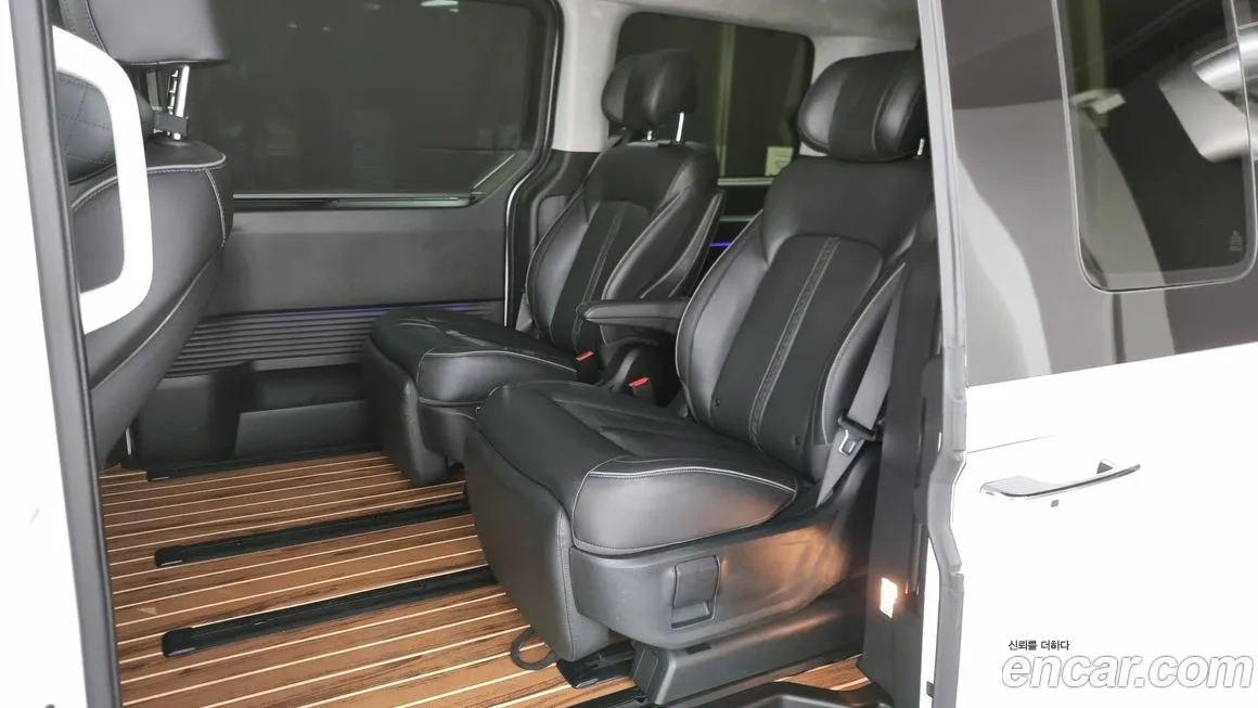 Hyundai Staria 2023 Белый из Кореи, фото 3