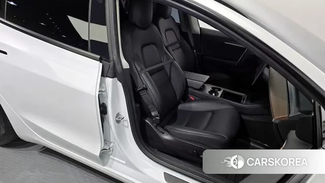 Tesla Model 3 2022 Белый из Кореи, фото 3