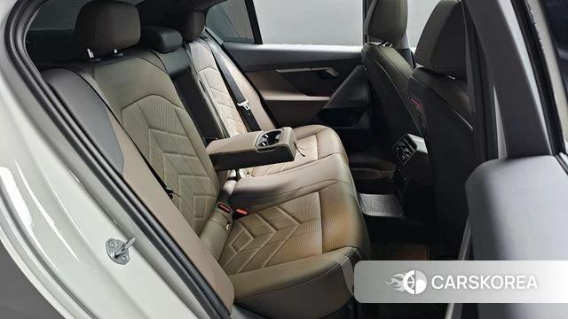 BMW 5 Series (G60) 2024 Белый из Кореи, фото 3